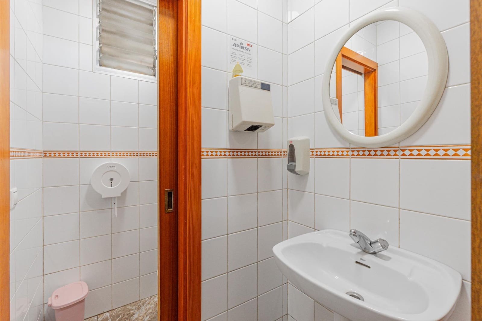 Commercial for rent in Son Ferrer - € 1,200 (Ref: 9605017)