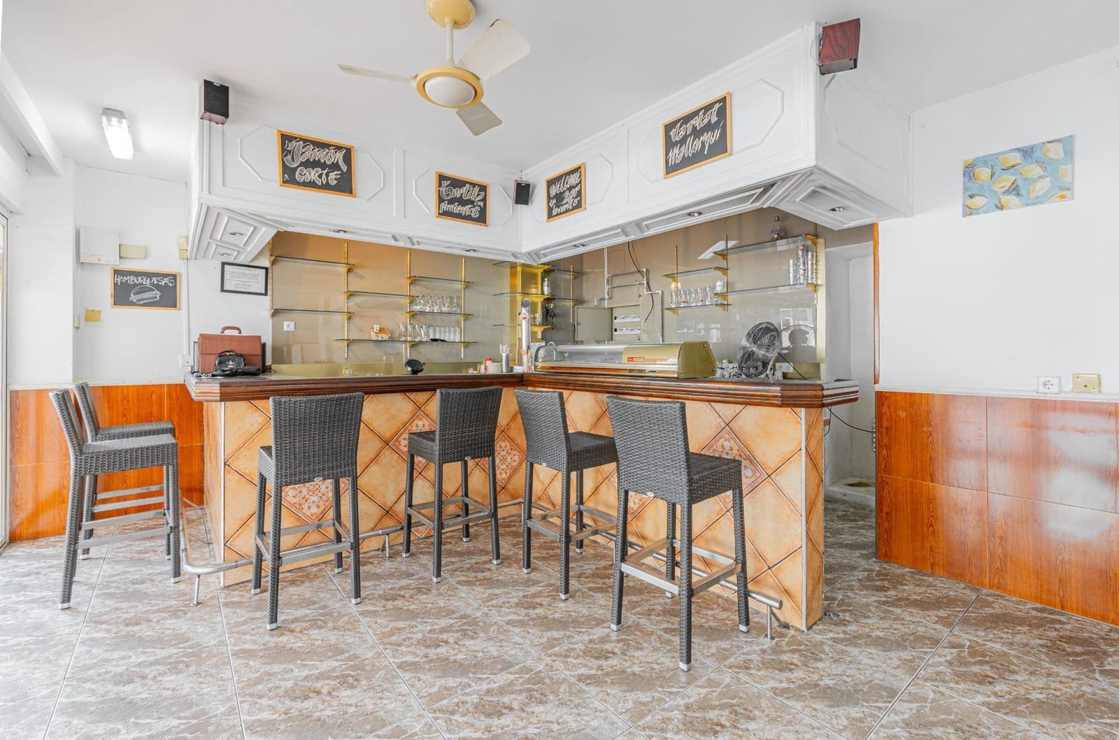 Commercial for rent in Son Ferrer - € 1,200 (Ref: 9605017)