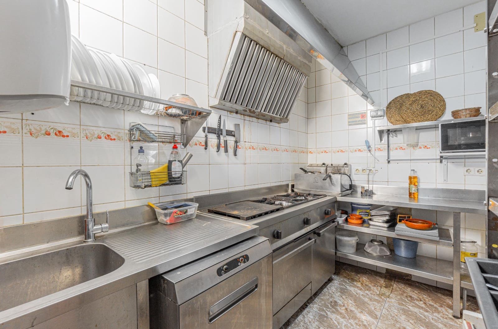 Commercial for rent in Son Ferrer - € 1,200 (Ref: 9605017)