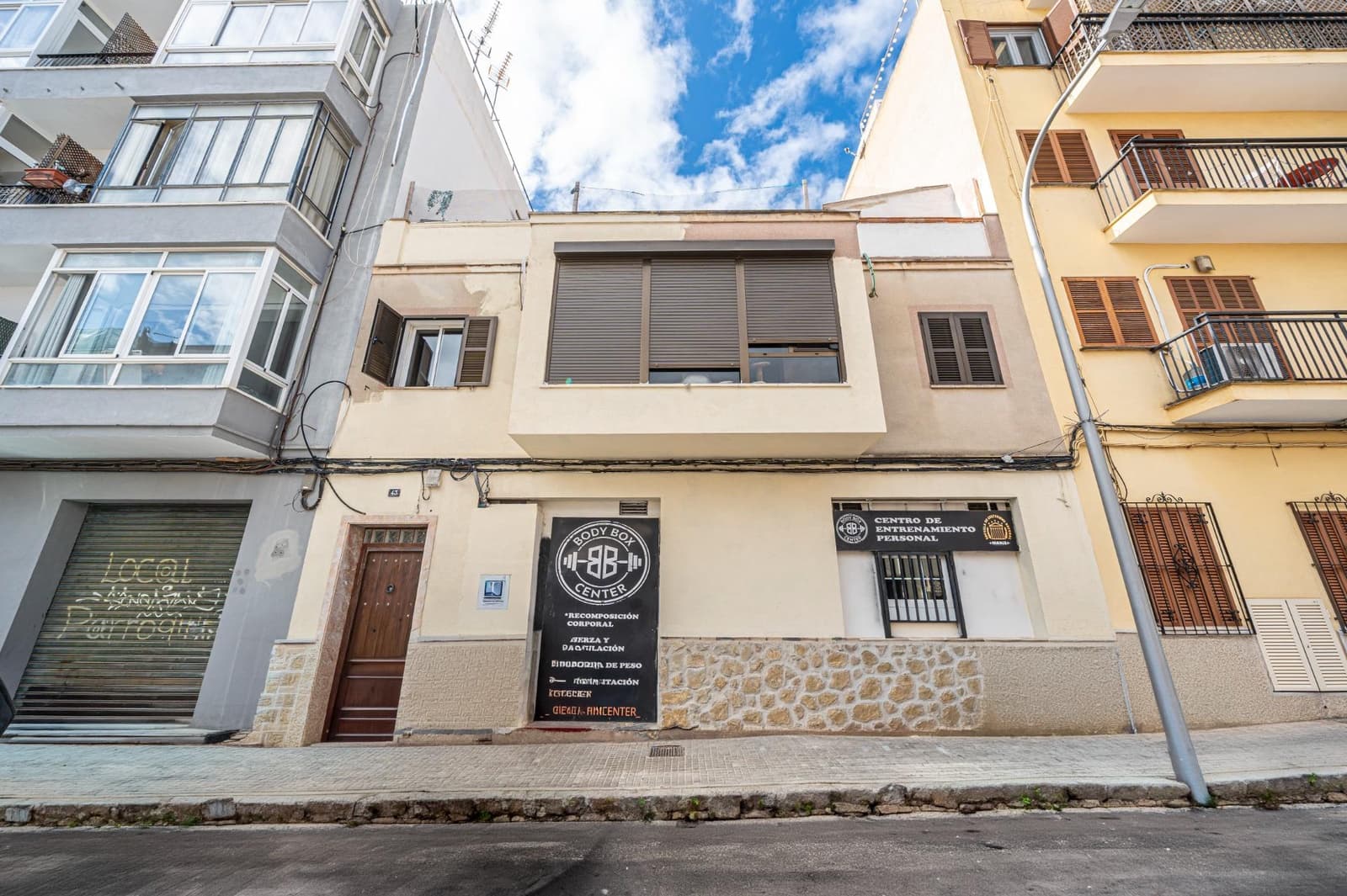 2 bedroom Terraced Villa for sale in Palma de Mallorca - € 849,000 (Ref: 9627608)