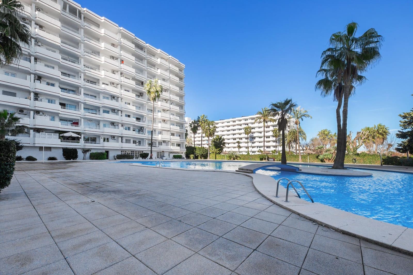 1 soveværelse Studio til leje i Puerto de Alcudia med swimmingpool - € 1.300 (Ref: 9648203)