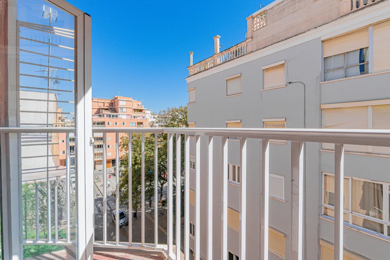 3 bedroom Flat for sale in Palma de Mallorca - € 395,000 (Ref: 9677535)