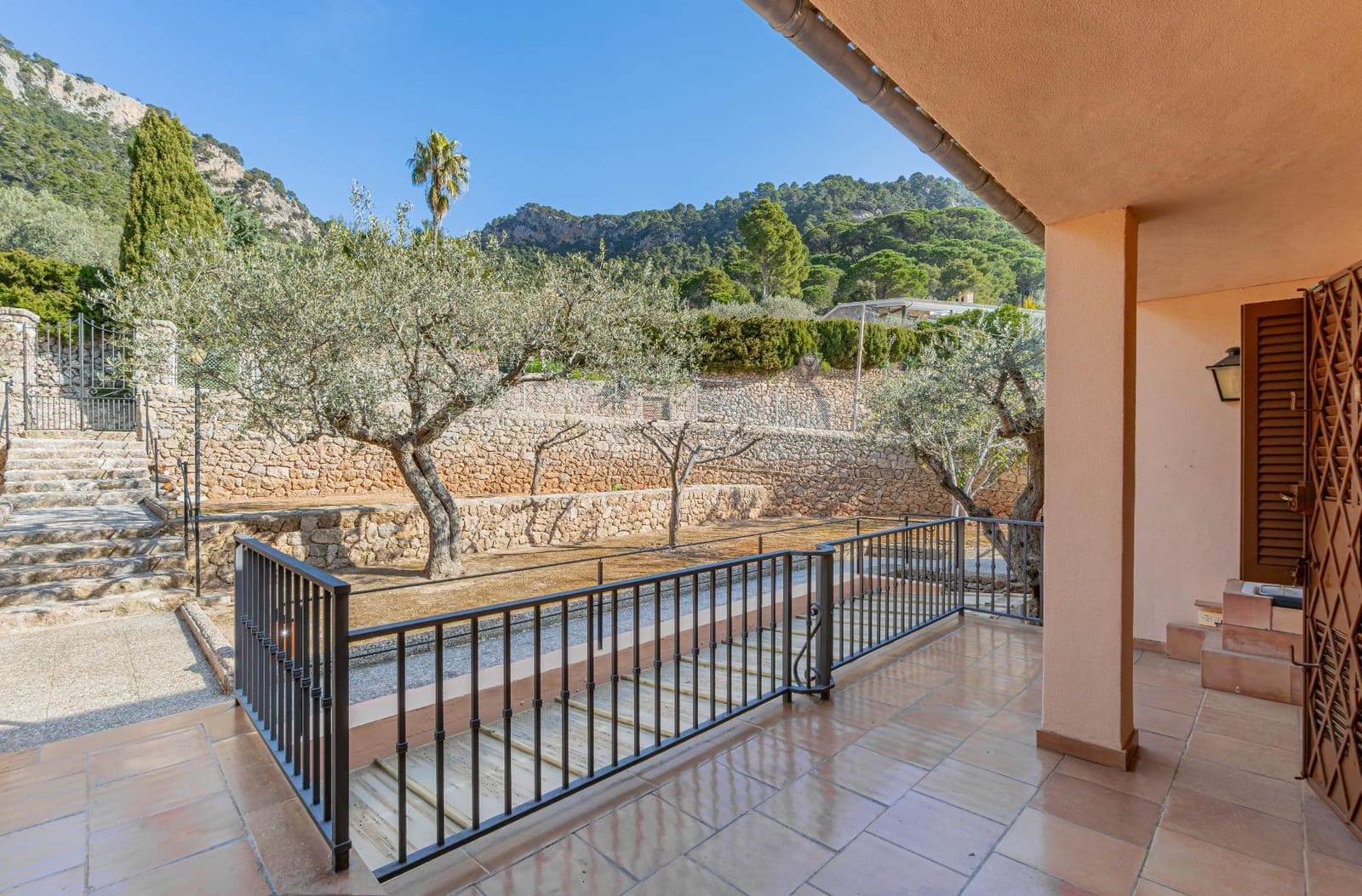 4 bedroom Villa for sale in Valldemosa with garage - € 1,800,000 (Ref: 9726673)