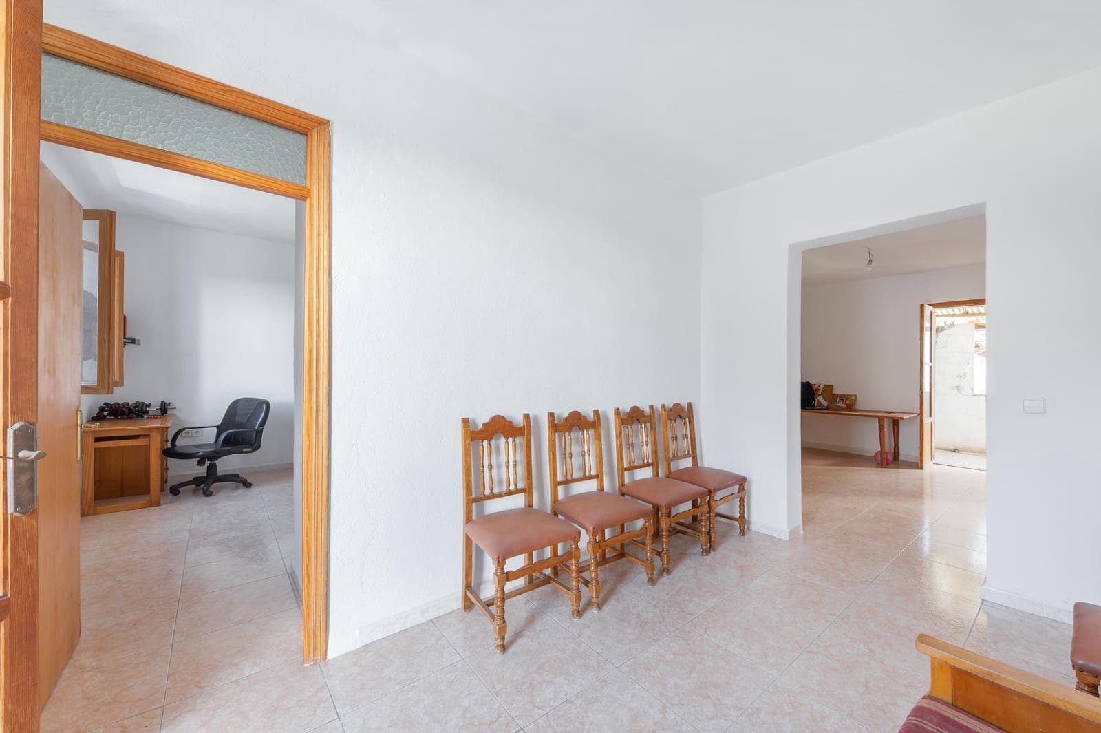 5 bedroom Townhouse for sale in Palma de Mallorca with garage - € 399,000 (Ref: 9778176)