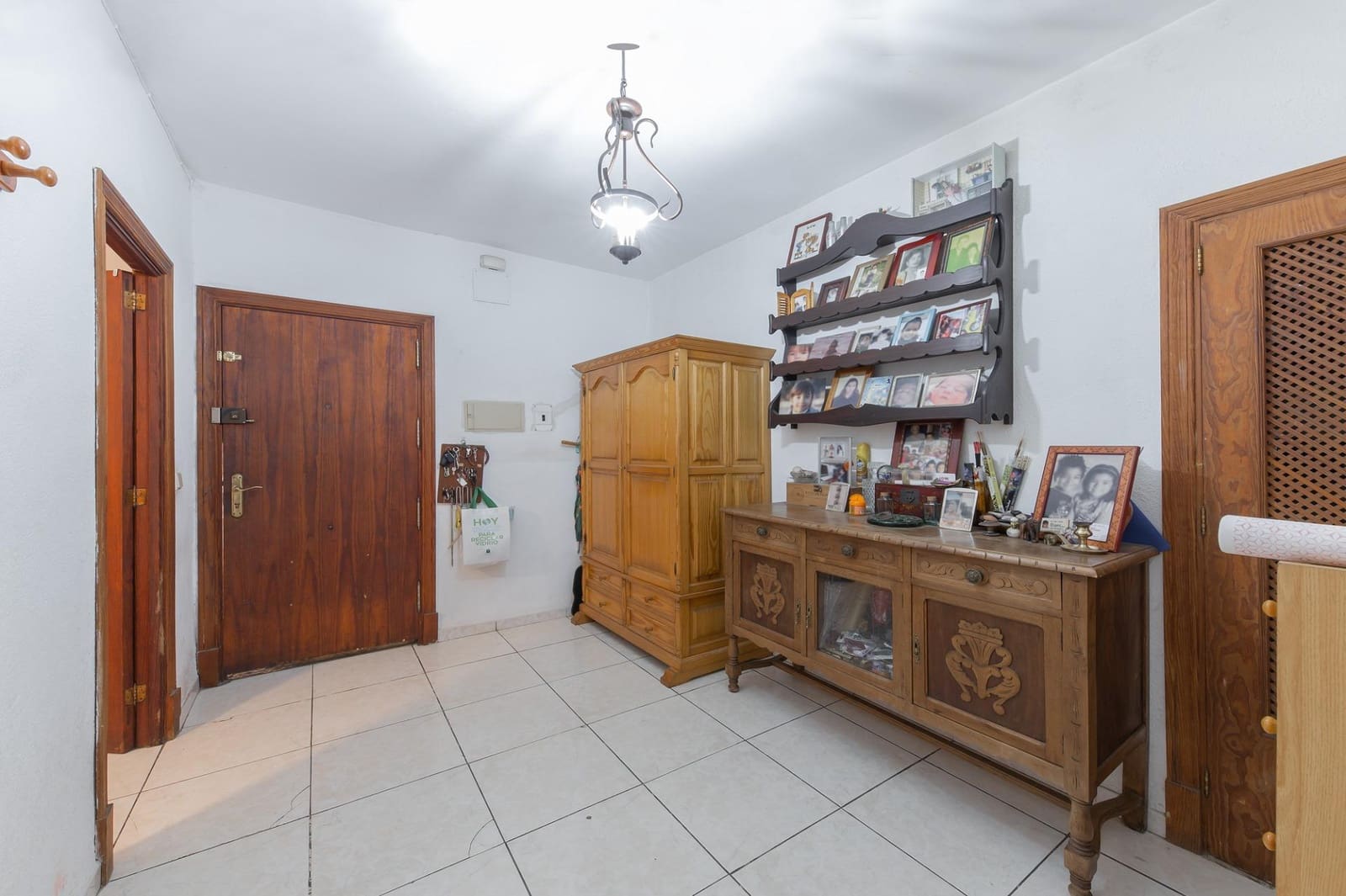 5 bedroom Townhouse for sale in Palma de Mallorca with garage - € 399,000 (Ref: 9778176)