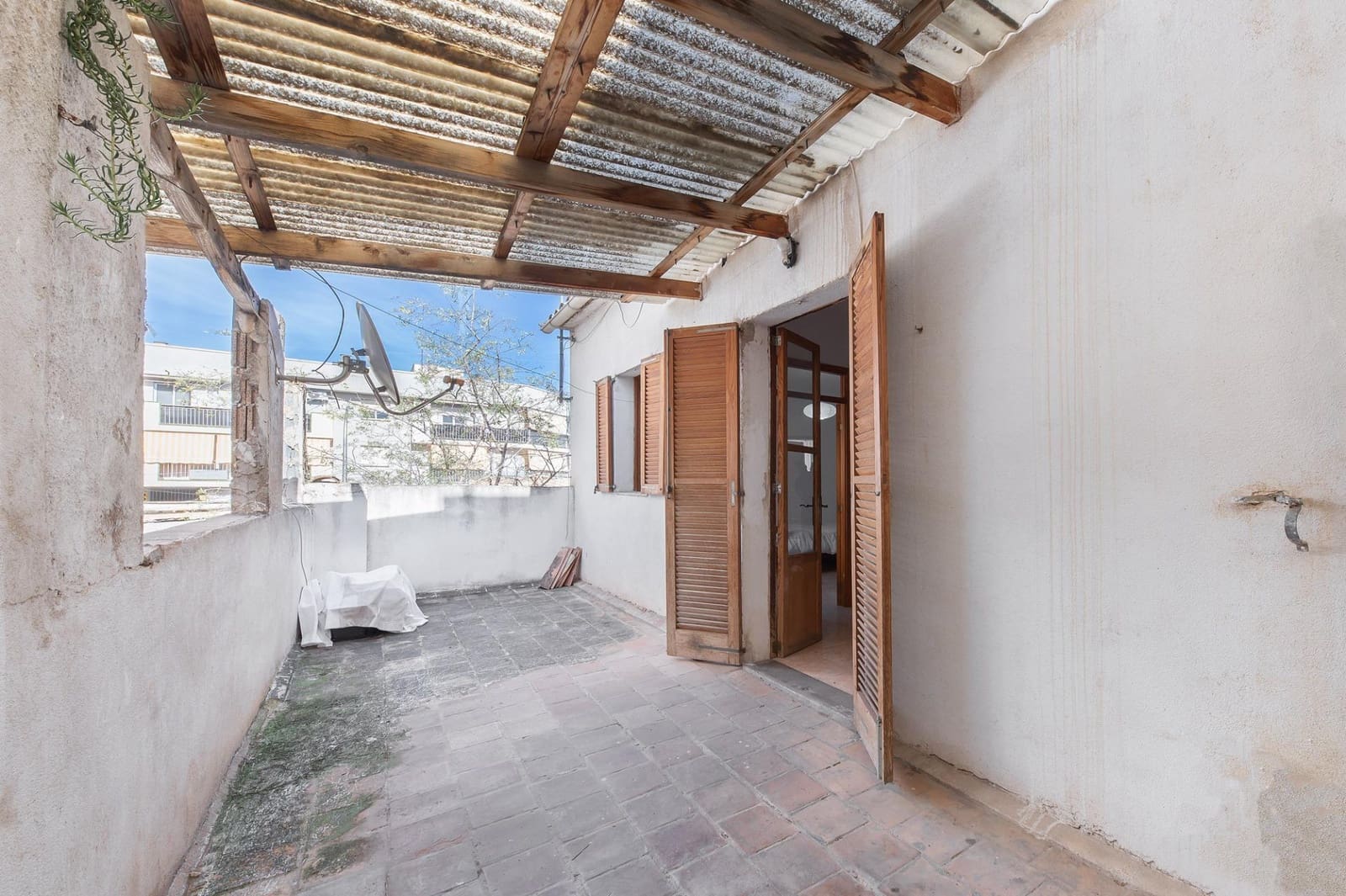 5 bedroom Townhouse for sale in Palma de Mallorca with garage - € 399,000 (Ref: 9778176)