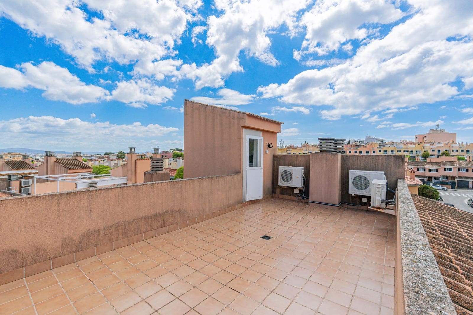 4 soveværelse Rækkehus til salg i Palma de Mallorca med swimmingpool garage - € 899.000 (Ref: 9783259)