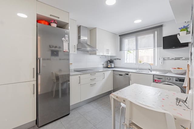 3 soverom Rekkehus til salgs i Son Rapinya, Palma de Mallorca med svømmebasseng garasje - € 829 000 (Ref: 9783259)