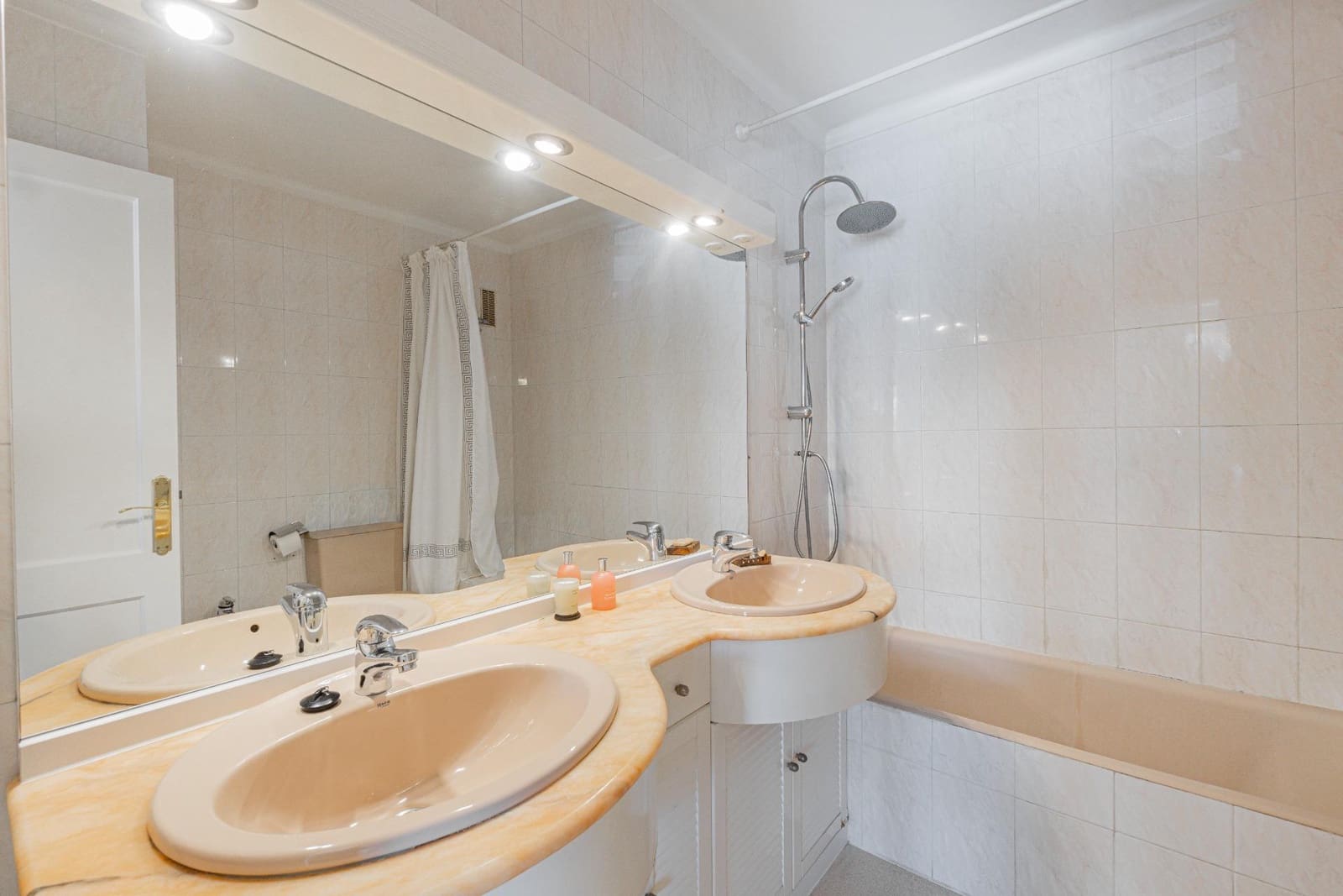 4 chambre Villa/Maison Mitoyenne à vendre à Palma de Mallorca avec garage - 1 075 000 € (Ref: 9783260)