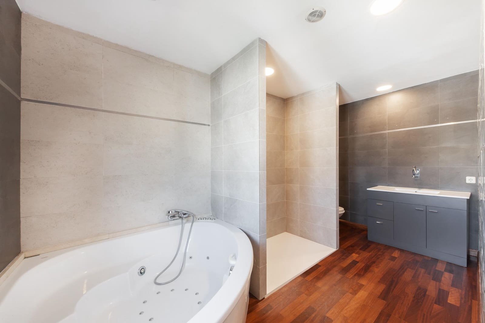 4 bedroom Terraced Villa for rent in Campos with pool - € 2,800 (Ref: 9784075)