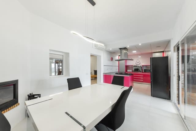 4 Zimmer Reihenhaus zu vermieten in Campos mit Pool - 2.800 € (Ref: 9784075)