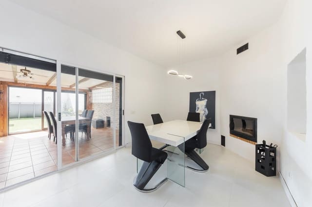 4 Zimmer Reihenhaus zu vermieten in Campos mit Pool - 2.800 € (Ref: 9784075)