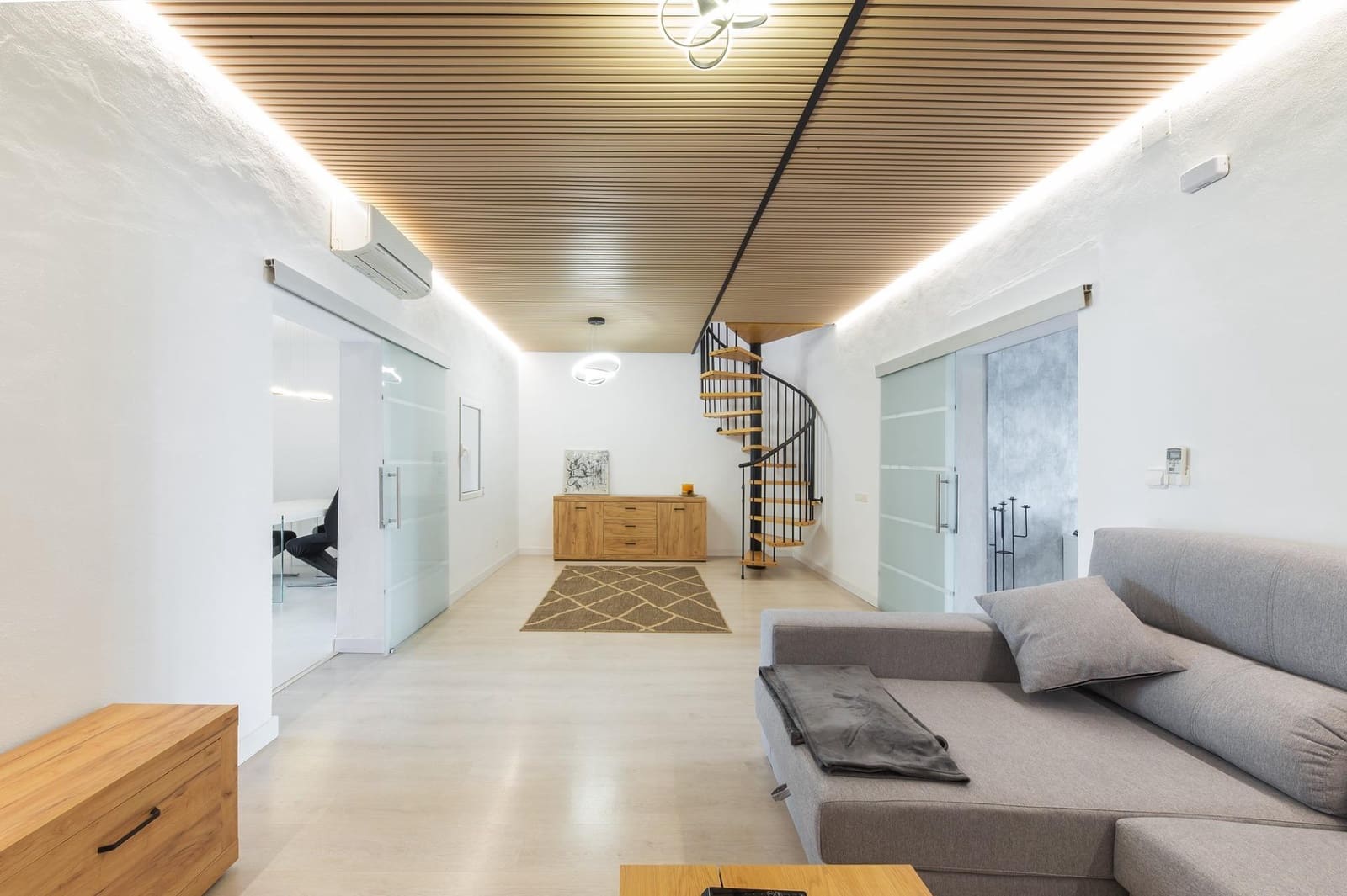 4 bedroom Terraced Villa for rent in Campos with pool - € 2,800 (Ref: 9784075)