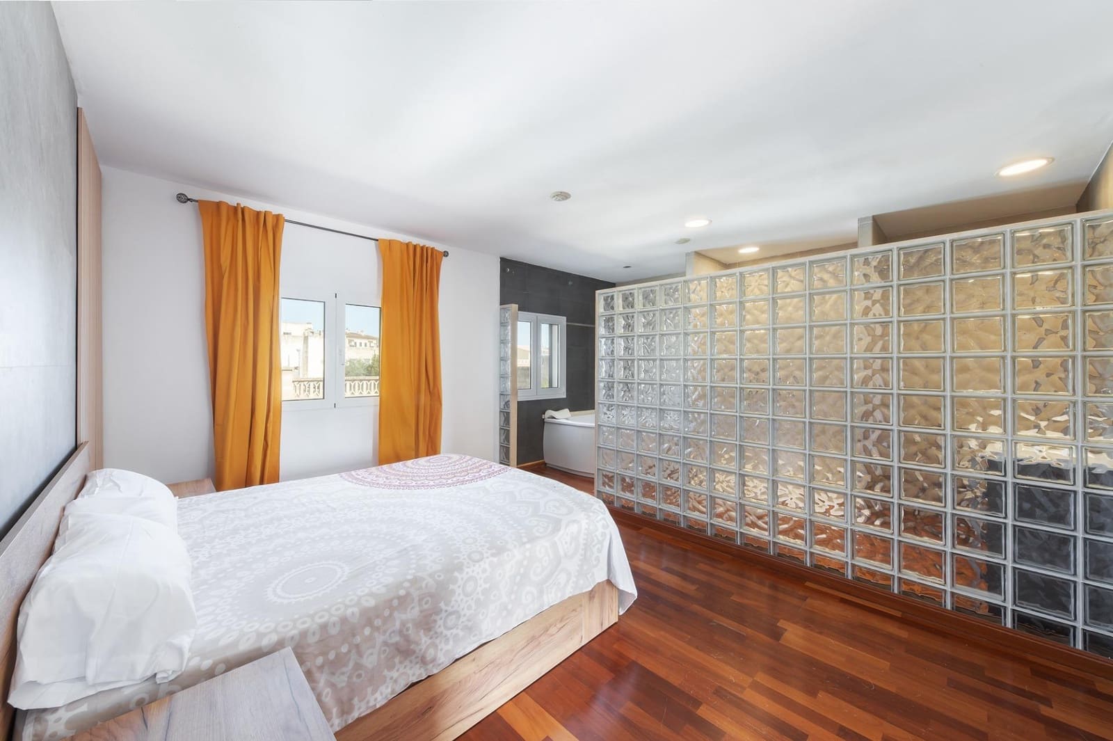 4 bedroom Terraced Villa for rent in Campos with pool - € 2,800 (Ref: 9784075)