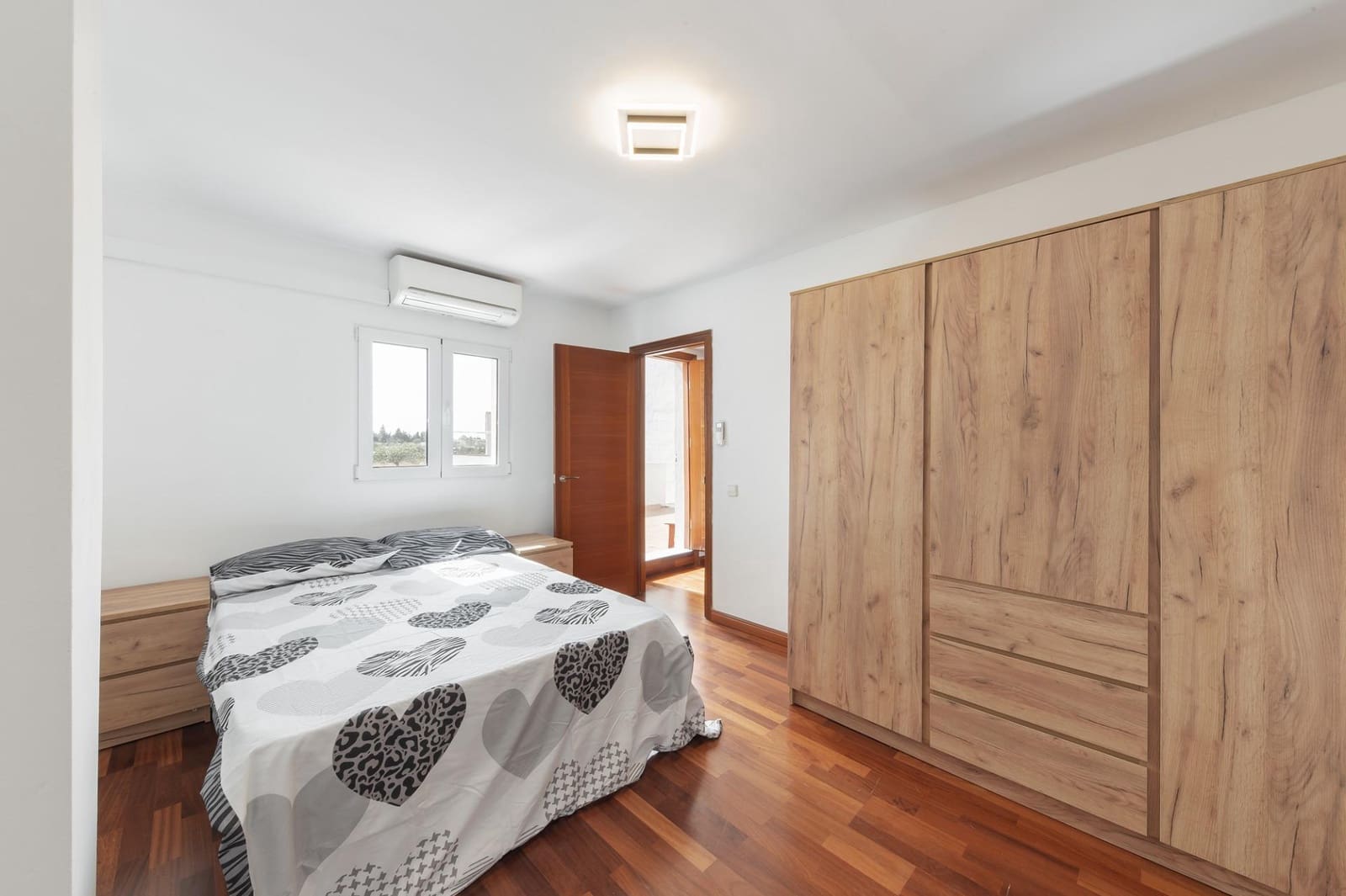 4 bedroom Terraced Villa for rent in Campos with pool - € 2,800 (Ref: 9784075)