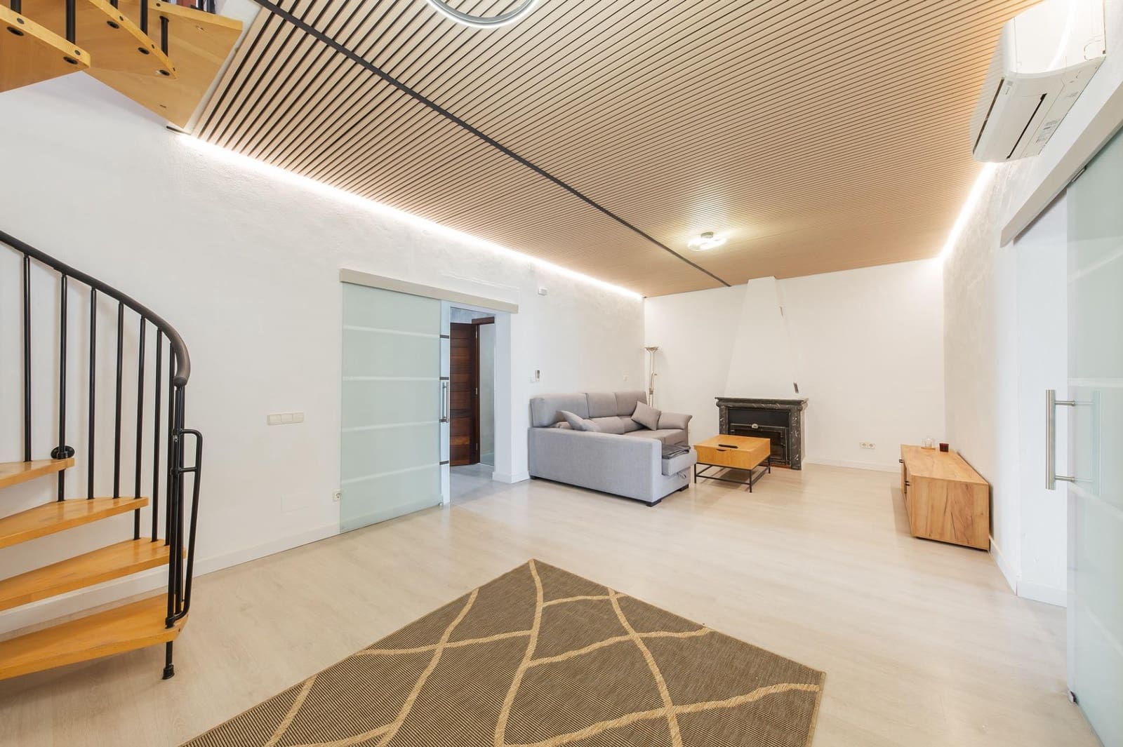 4 bedroom Terraced Villa for rent in Campos with pool - € 2,800 (Ref: 9784075)