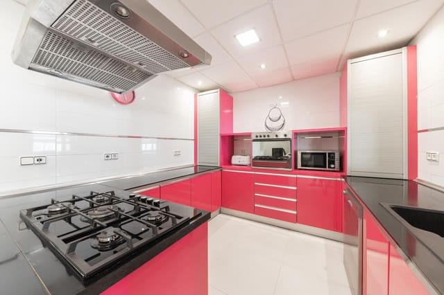 4 Zimmer Reihenhaus zu vermieten in Campos mit Pool - 2.800 € (Ref: 9784075)