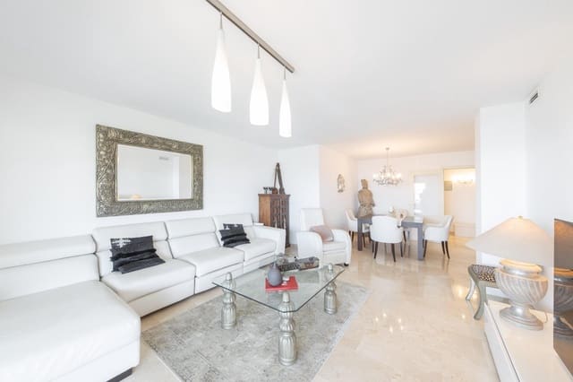 3 slaapkamer Flat te huur in El Terreno, Palma de Mallorca met zwembad garage - € 4.000 (Ref: 9799300)