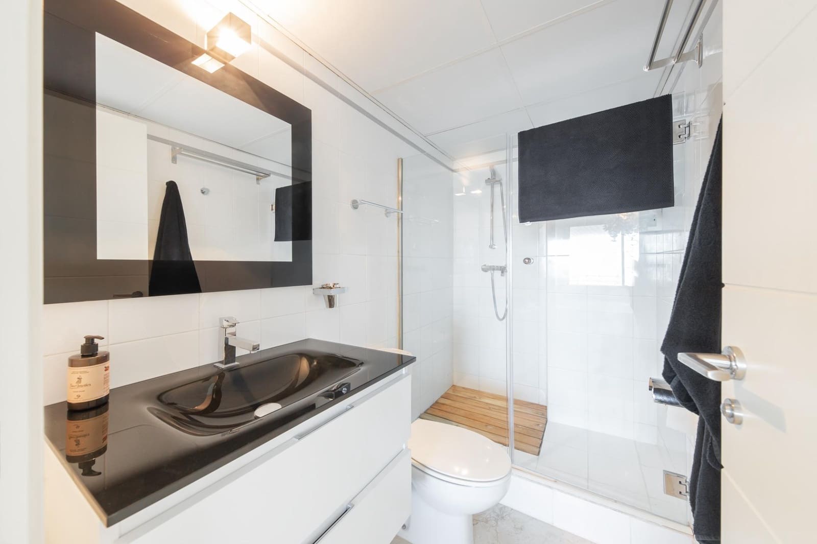 3 slaapkamer Flat te huur in Palma de Mallorca met zwembad garage - € 4.000 (Ref: 9799300)