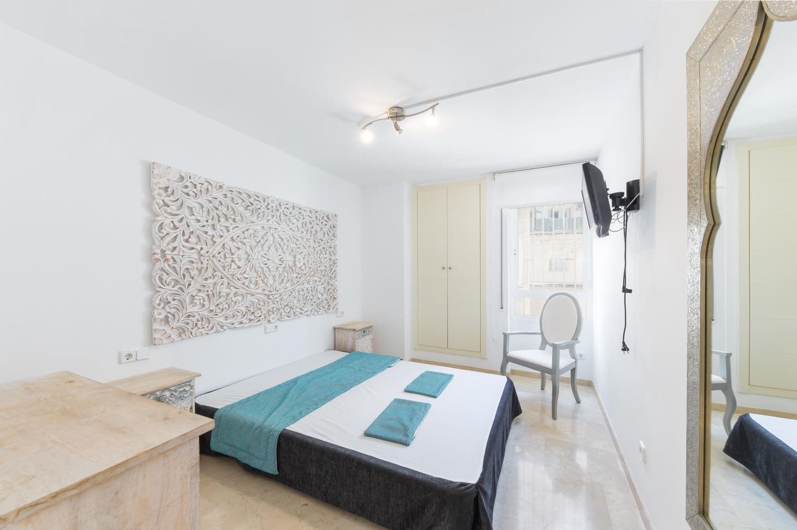 3 slaapkamer Flat te huur in Palma de Mallorca met zwembad garage - € 4.000 (Ref: 9799300)