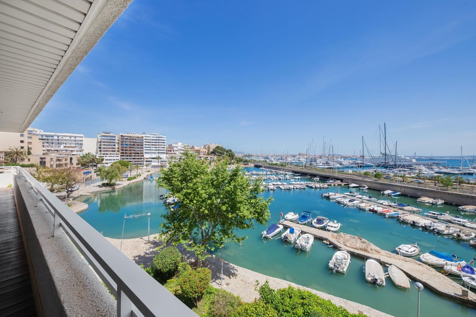 3 slaapkamer Flat te huur in Palma de Mallorca met zwembad garage - € 4.000 (Ref: 9799300)
