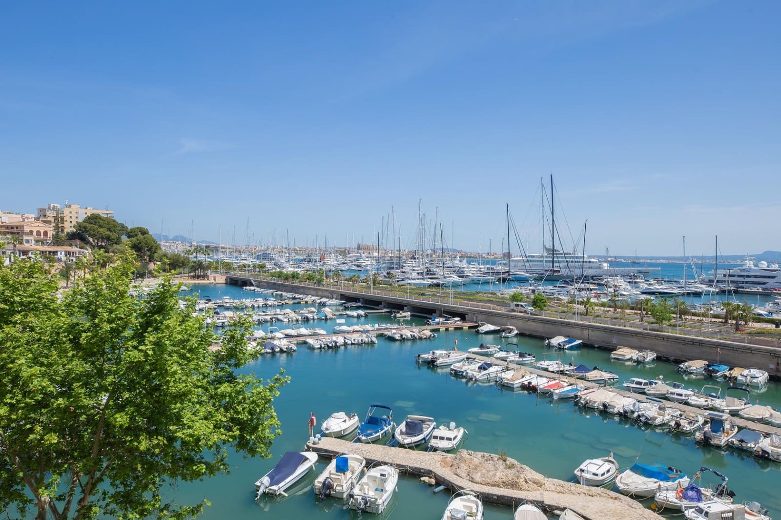 3 slaapkamer Flat te huur in Palma de Mallorca met zwembad garage - € 4.000 (Ref: 9799300)