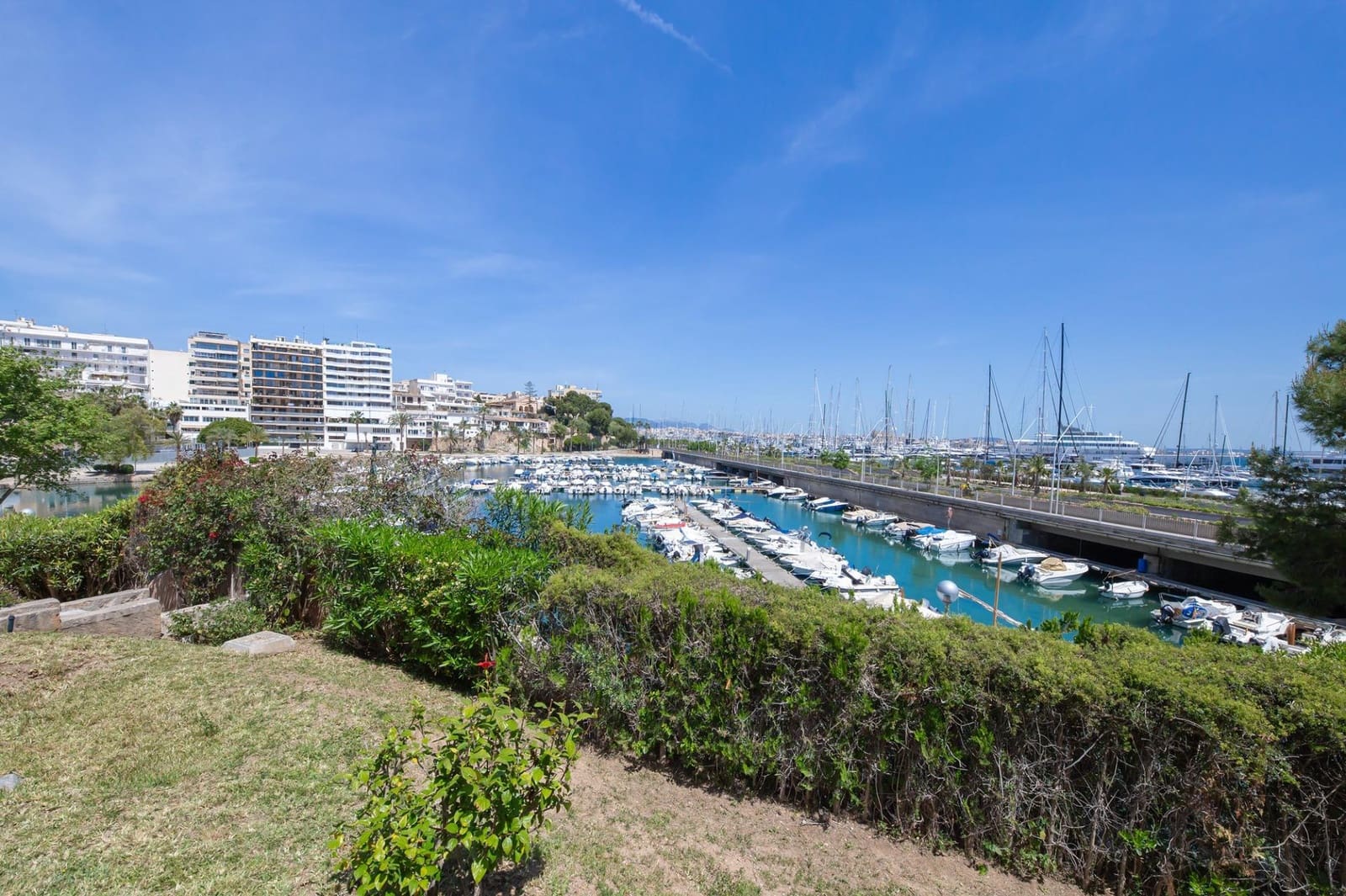 3 slaapkamer Flat te huur in Palma de Mallorca met zwembad garage - € 4.000 (Ref: 9799300)