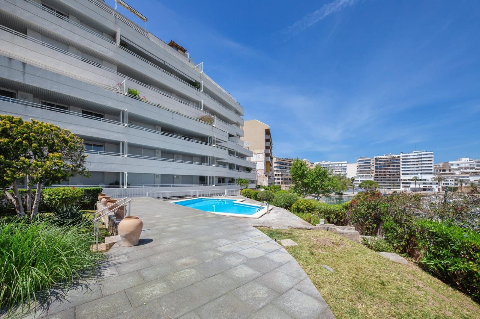 3 slaapkamer Flat te huur in Palma de Mallorca met zwembad garage - € 4.000 (Ref: 9799300)