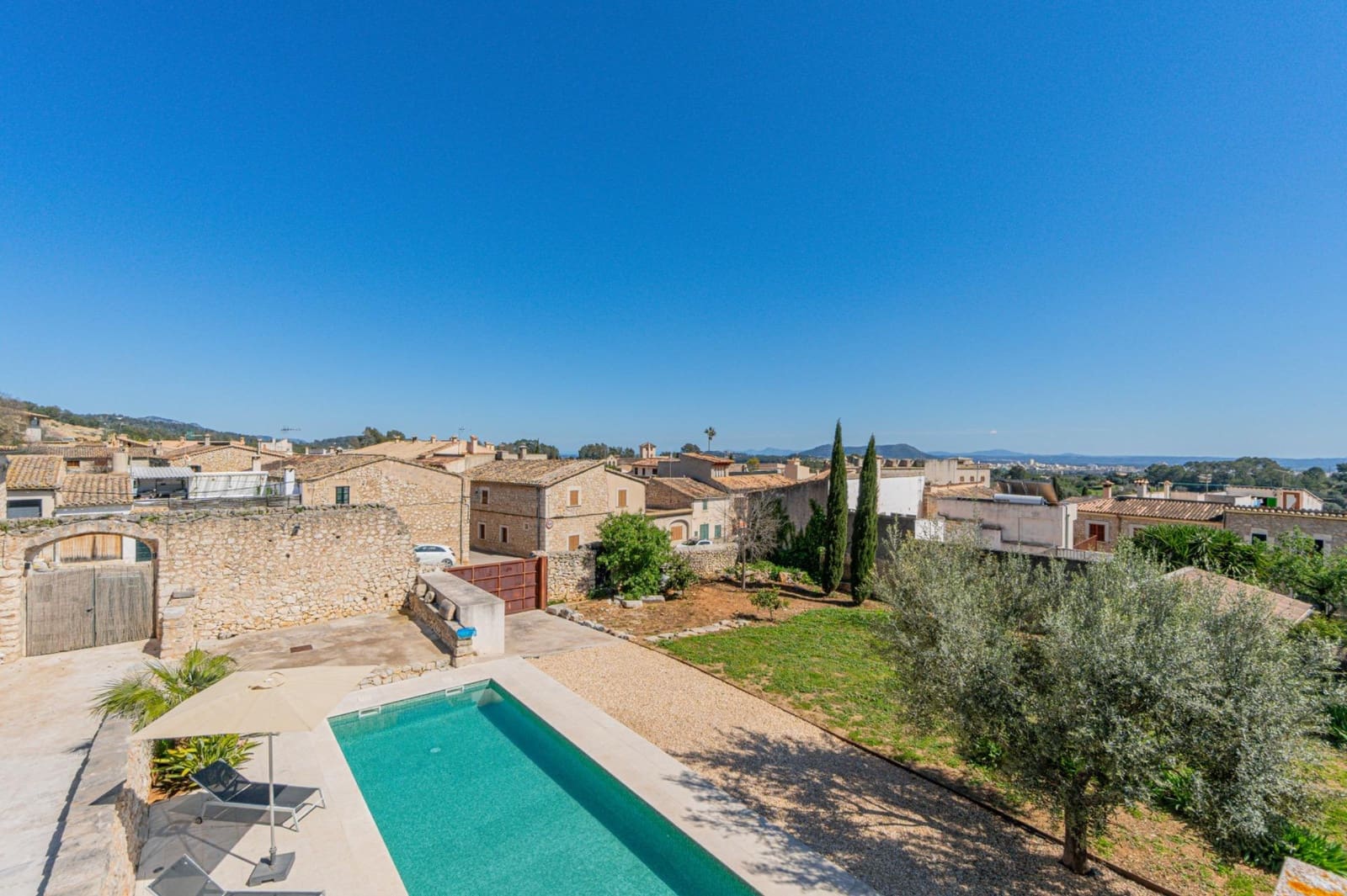 Maison de Ville de 3 chambres à louer à Biniamar avec piscine - 5 500 € (Ref: 9799303)