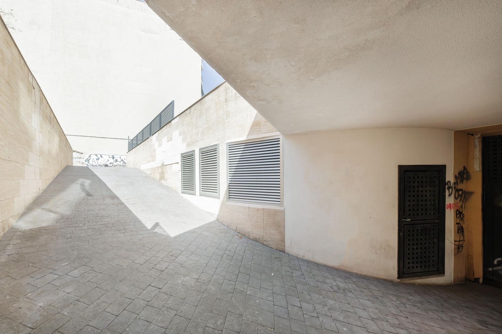 Garage te huur in Palma de Mallorca - € 150 (Ref: 9811969)