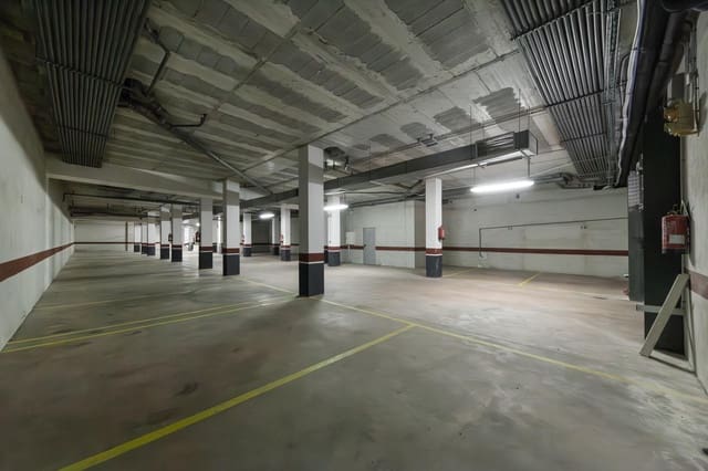 Garage te huur in Son Espanyolet, Palma de Mallorca - € 150 (Ref: 9811969)