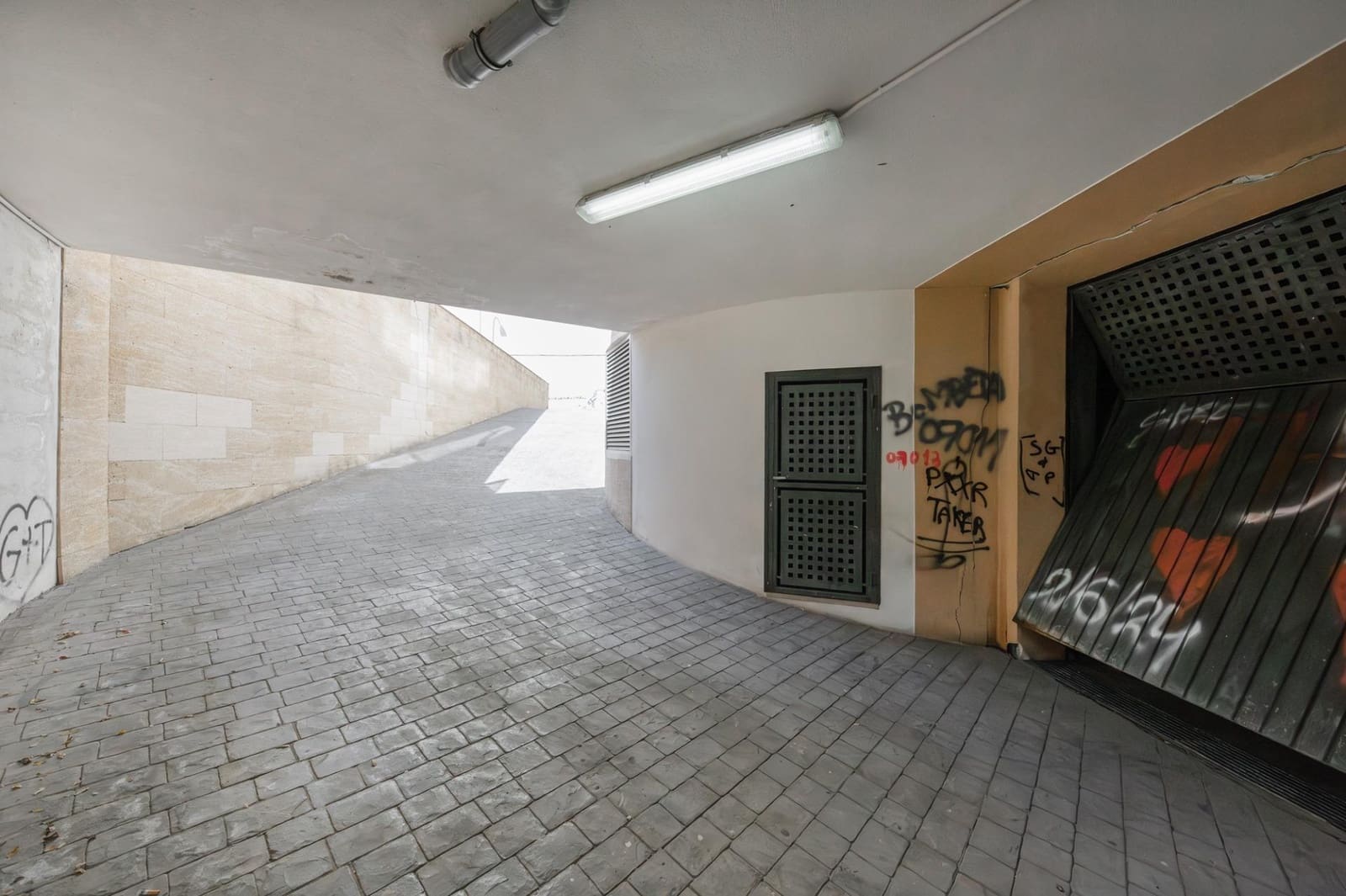 Garage te huur in Palma de Mallorca - € 150 (Ref: 9811969)