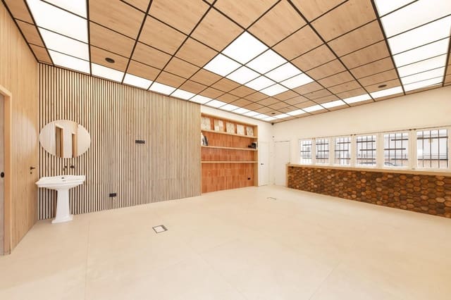 Local Commercial à louer à El Secar de la Real, Palma de Mallorca - 1 000 € (Ref: 9815880)