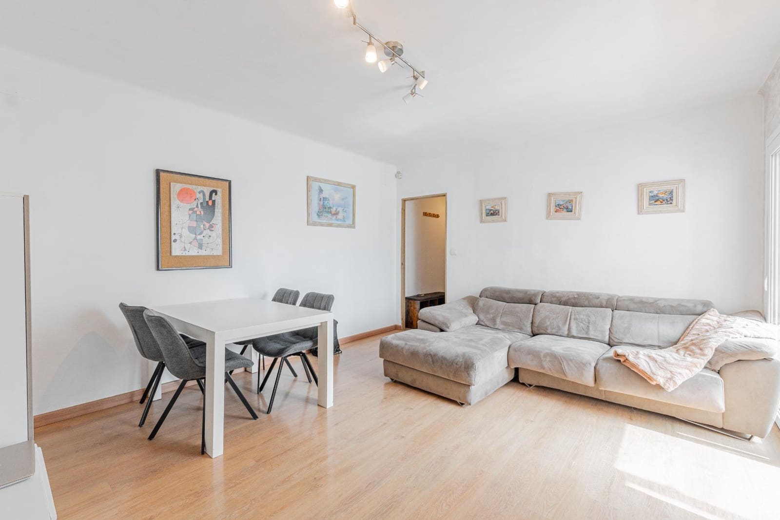 3 bedroom Apartment for sale in Palma de Mallorca - € 279,000 (Ref: 9822960)