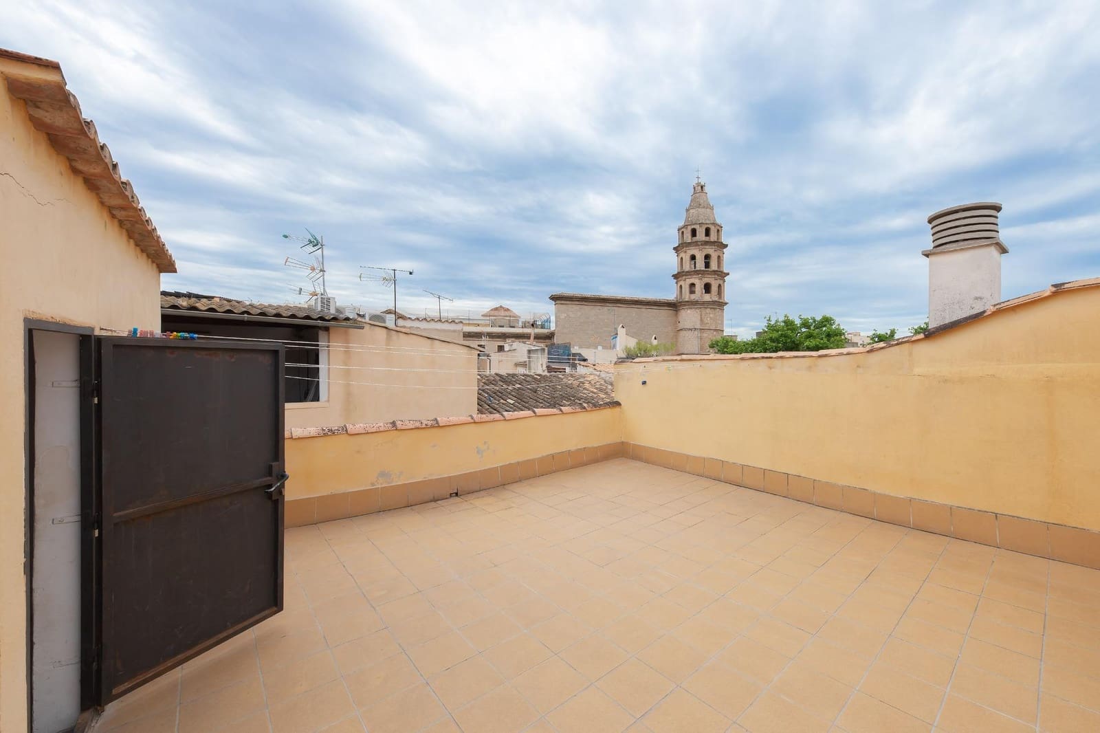 2 bedroom Flat for sale in Palma de Mallorca - € 329,000 (Ref: 9836285)