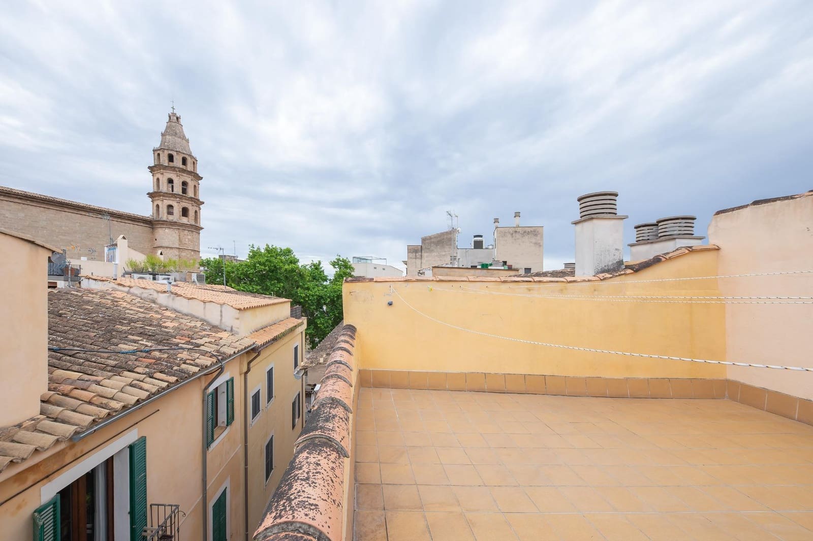 2 bedroom Flat for sale in Palma de Mallorca - € 329,000 (Ref: 9836285)