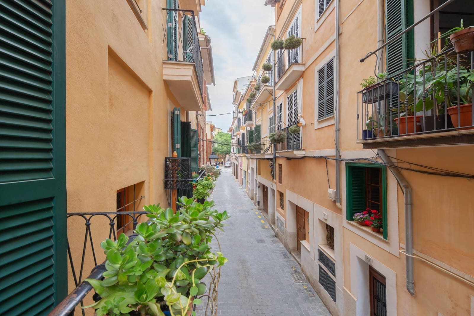 2 bedroom Flat for sale in Palma de Mallorca - € 329,000 (Ref: 9836285)