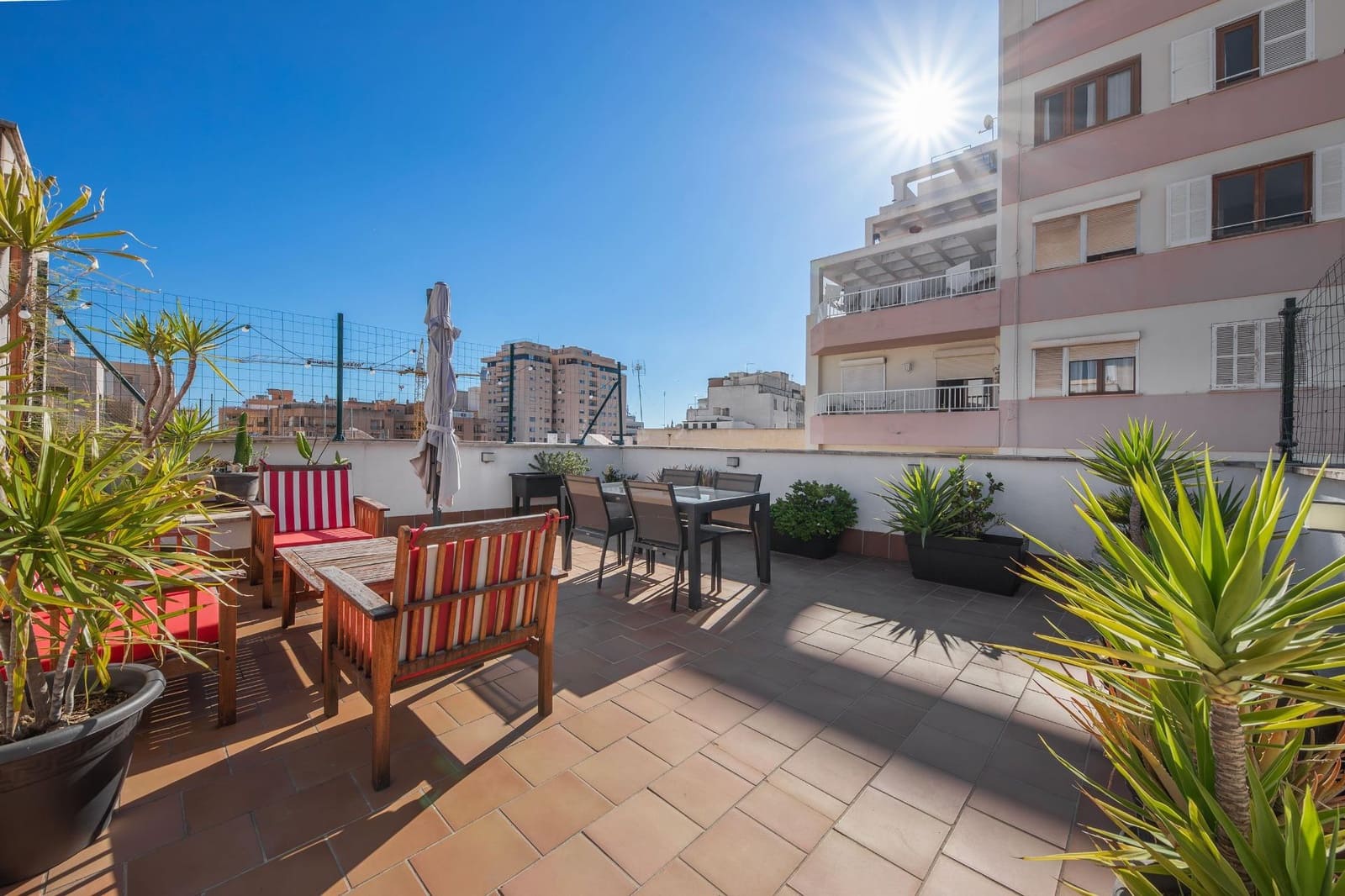 Ático de 2 habitaciones en Palma de Mallorca en venta con garaje - 349.000 € (Ref: 9867053)