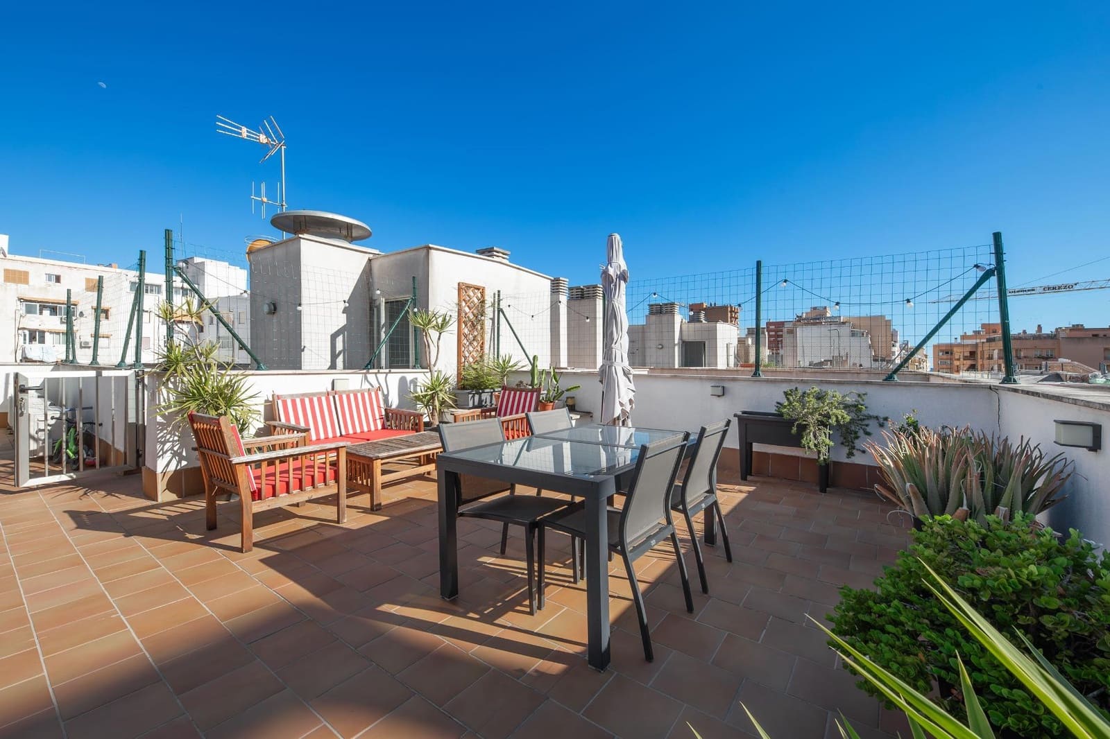 Ático de 2 habitaciones en Palma de Mallorca en venta con garaje - 349.000 € (Ref: 9867053)