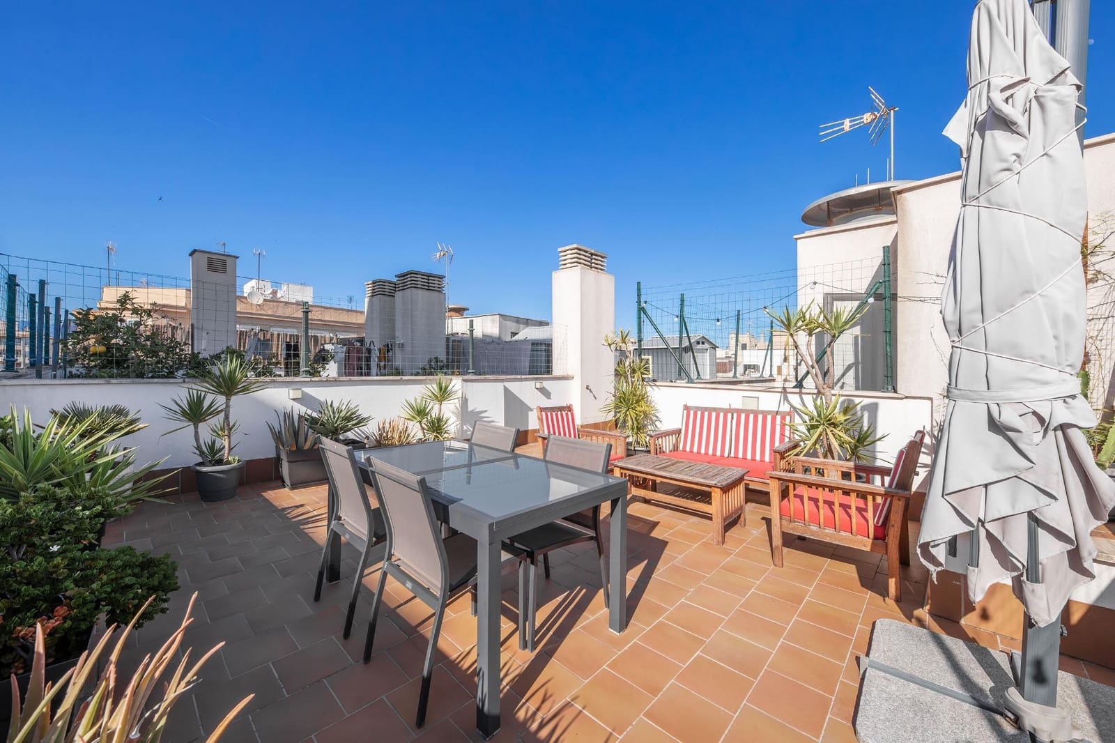 Ático de 2 habitaciones en Palma de Mallorca en venta con garaje - 349.000 € (Ref: 9867053)