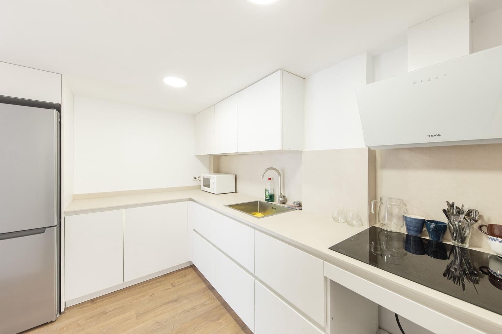 Appartement de 2 chambres à louer à Puerto de Alcudia - 1 600 € (Ref: 9884864)