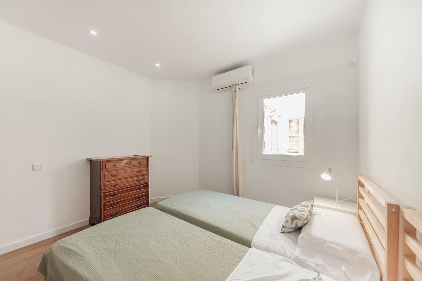Appartement de 2 chambres à louer à Puerto de Alcudia - 1 600 € (Ref: 9884864)