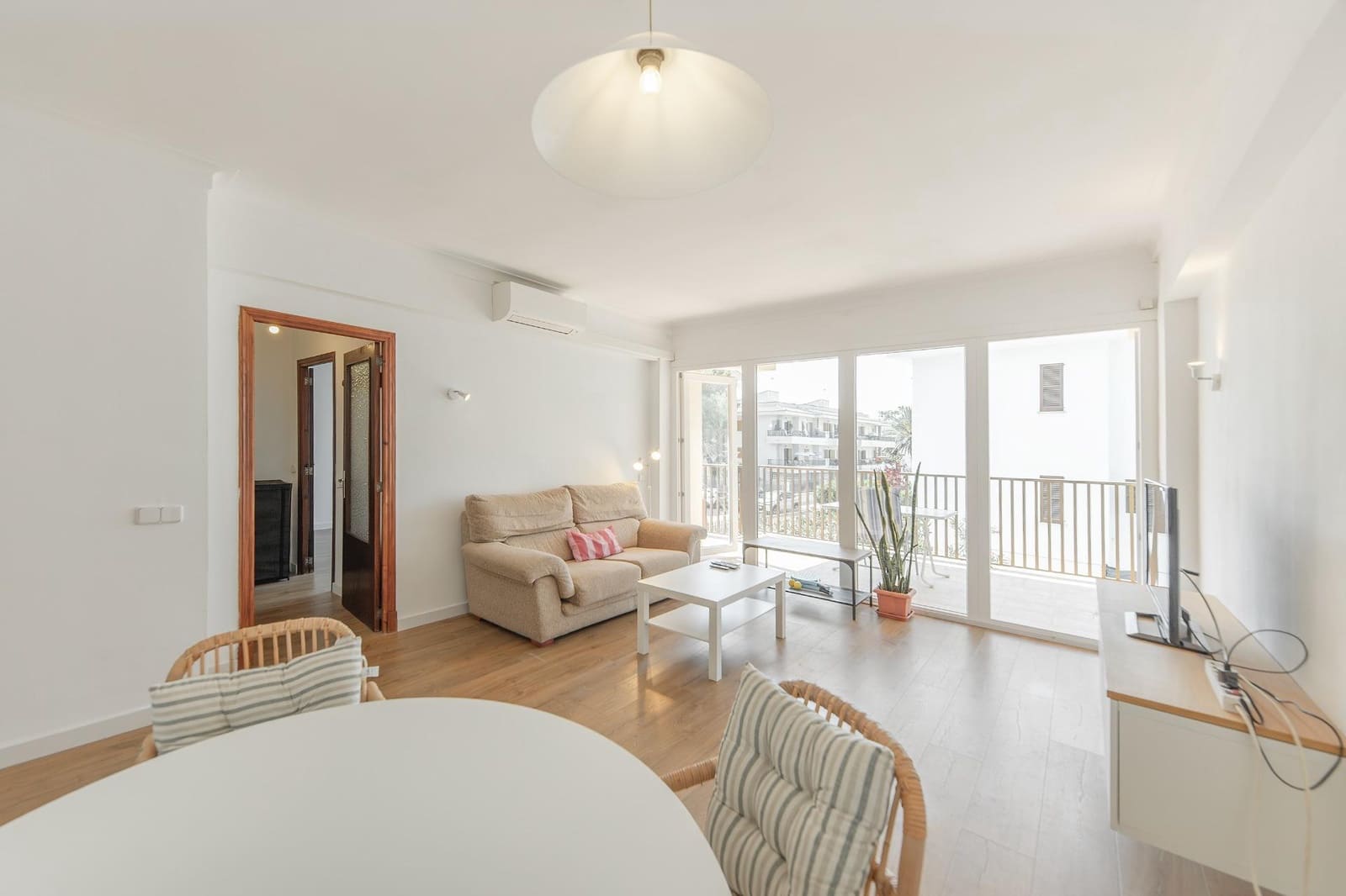 Appartement de 2 chambres à louer à Puerto de Alcudia - 1 600 € (Ref: 9884864)