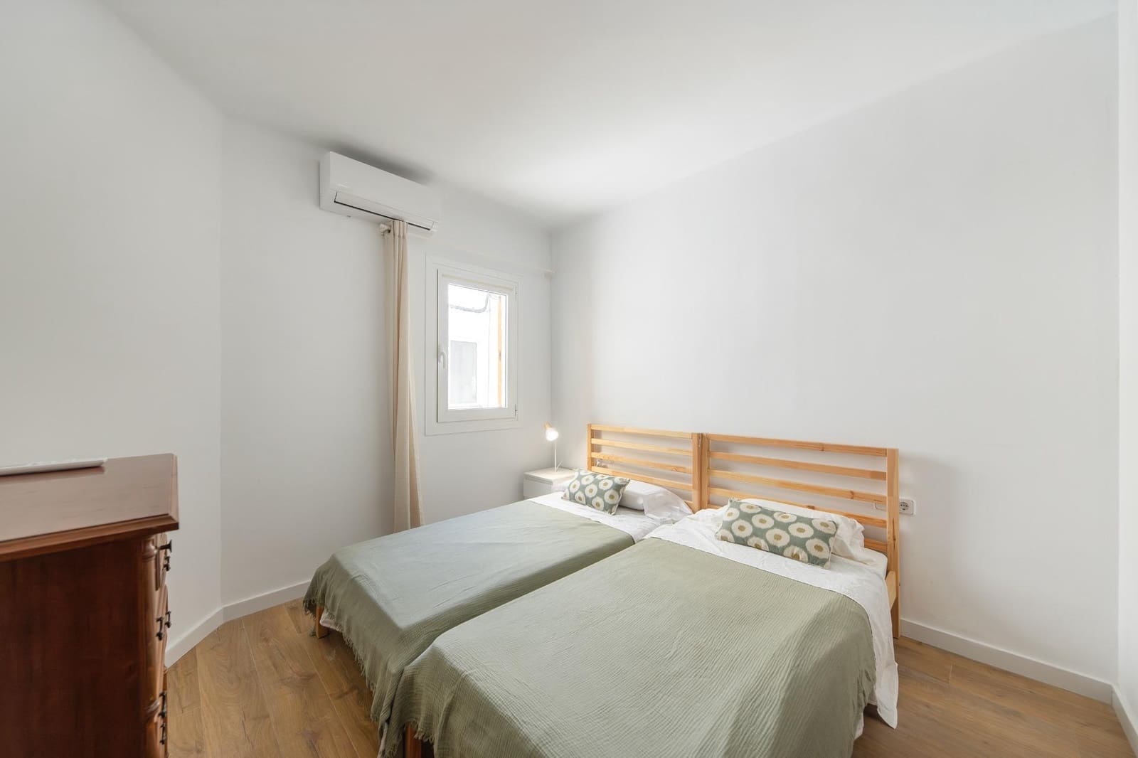 Appartement de 2 chambres à louer à Puerto de Alcudia - 1 600 € (Ref: 9884864)