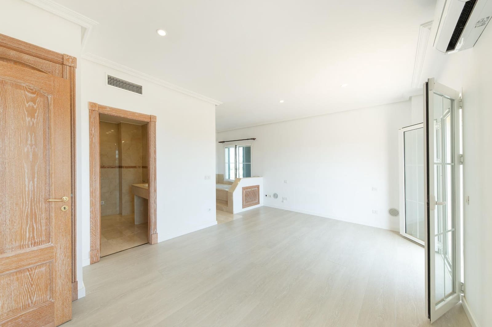 3 sypialnia Willa na sprzedaż w Cas Catala z basenem garażem - 1 990 000 € (Ref: 9943668)