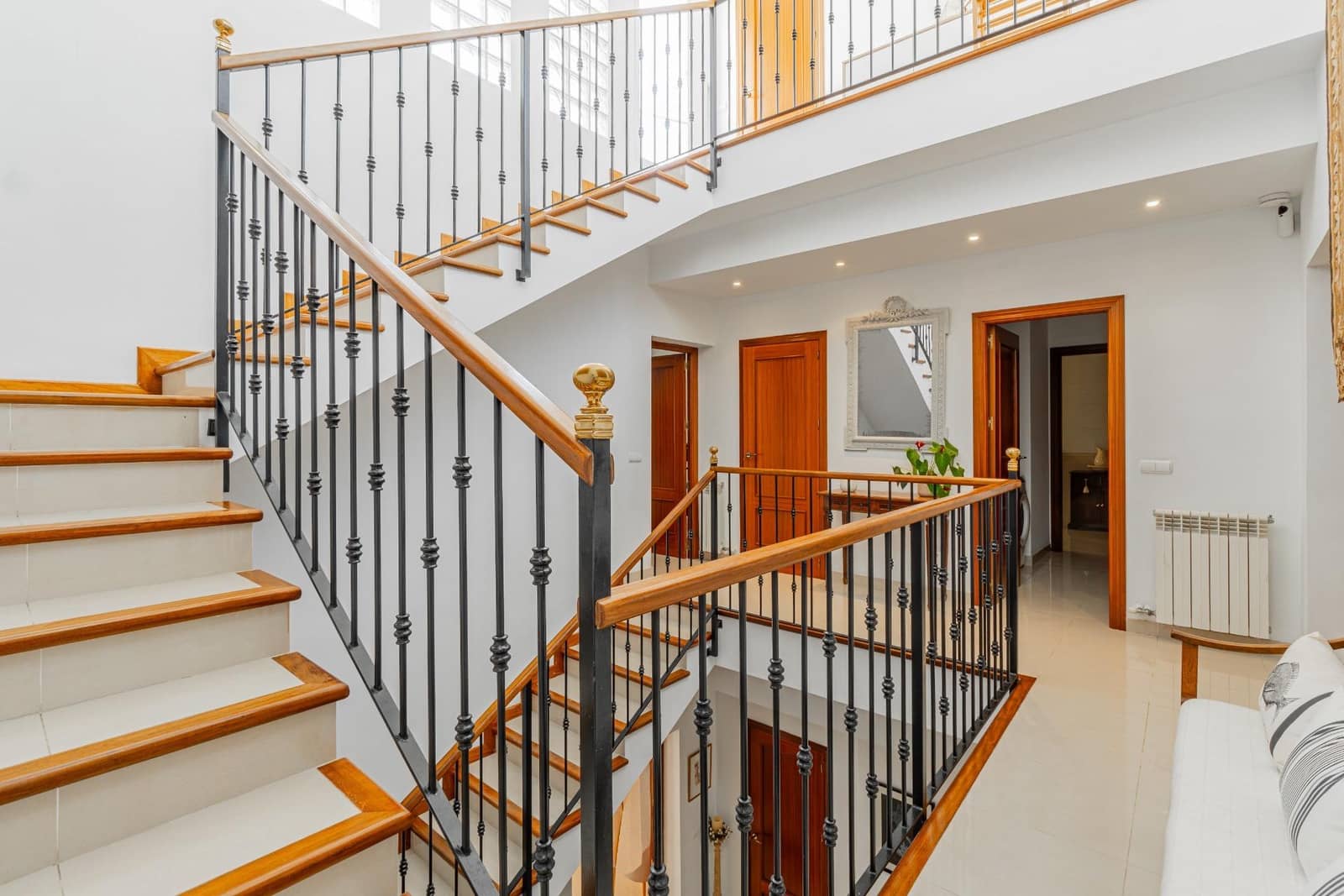 4 bedroom Terraced Villa for sale in Palma de Mallorca with garage - € 1,130,000 (Ref: 9965325)