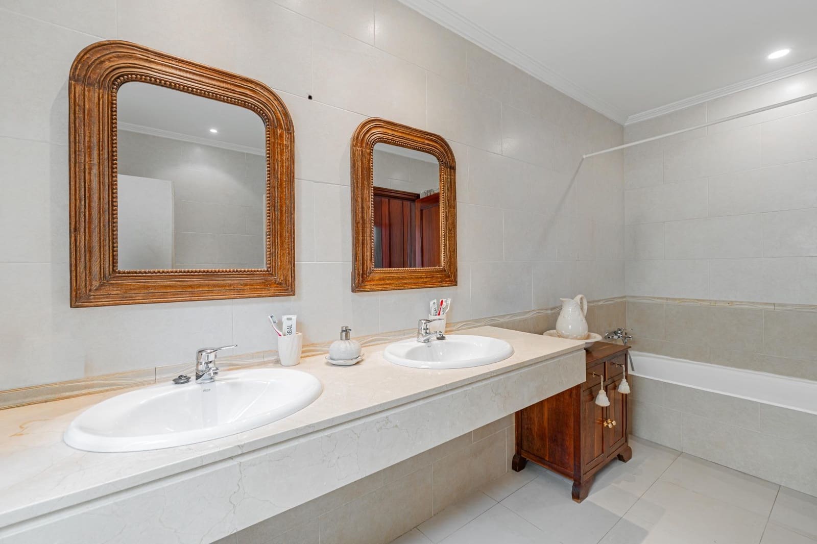 4 bedroom Terraced Villa for sale in Palma de Mallorca with garage - € 1,130,000 (Ref: 9965325)