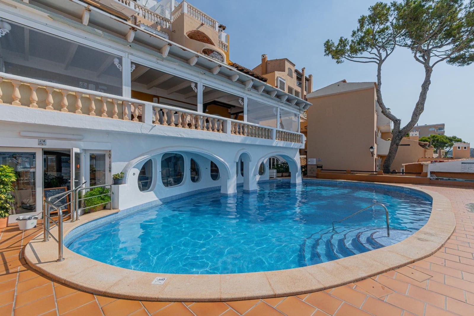 Virksomhed til salg i Peguera / Paguera med swimmingpool garage - € 890.000 (Ref: 9975478)
