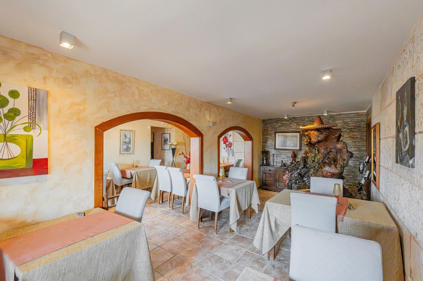 Virksomhed til salg i Peguera / Paguera med swimmingpool garage - € 890.000 (Ref: 9975478)