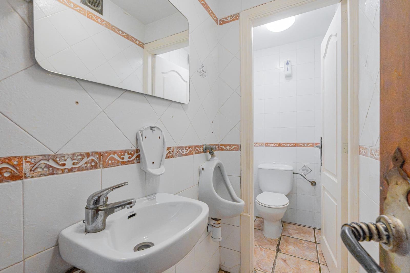 Virksomhed til salg i Peguera / Paguera med swimmingpool garage - € 890.000 (Ref: 9975478)
